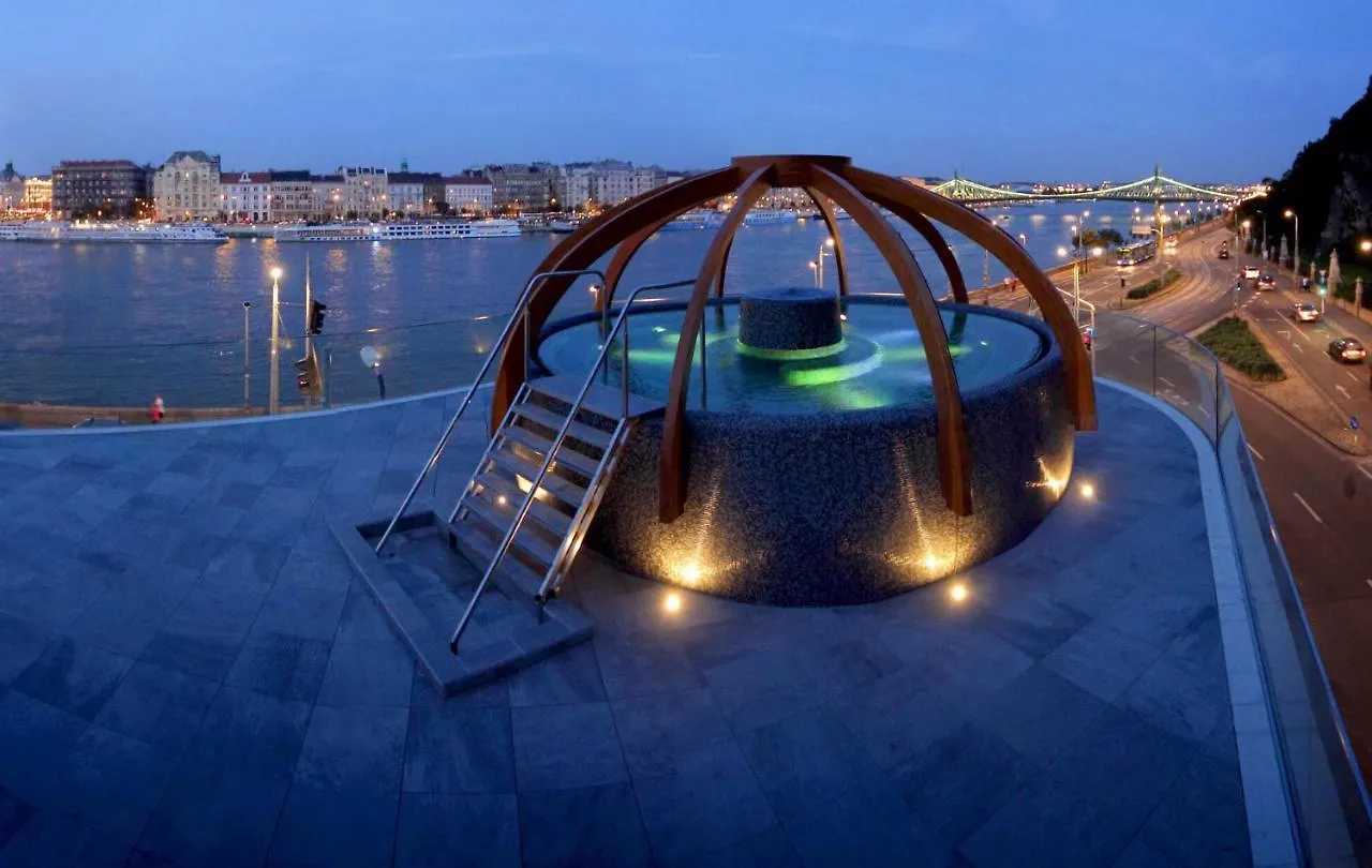 Duplex Penthouse With Sauna & Jacuzzi In The Centre Of Budapest Lejlighed