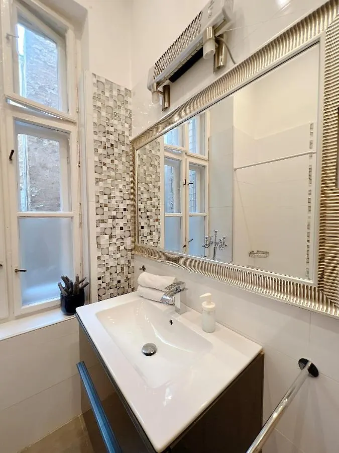 Duplex Penthouse With Sauna & Jacuzzi In The Centre Of Budapest Lejlighed