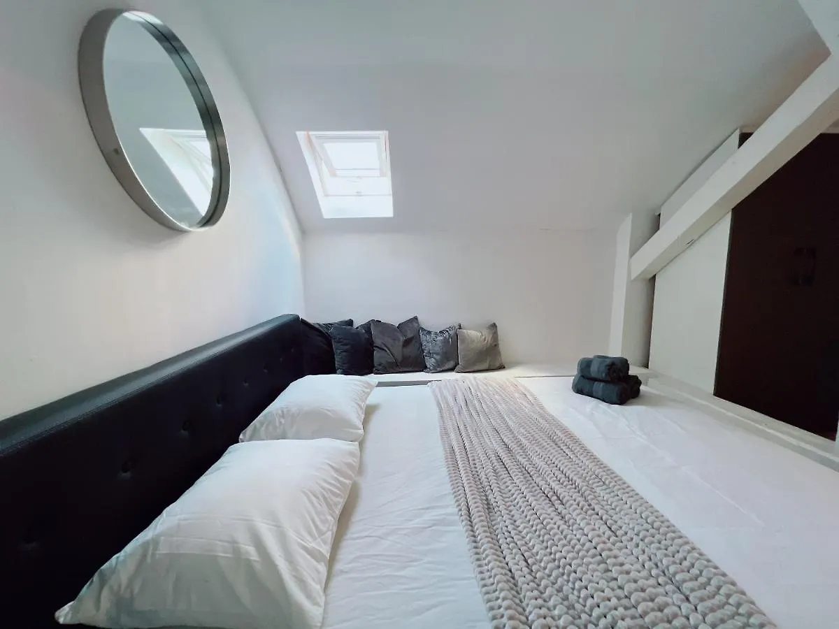 Duplex Penthouse With Sauna & Jacuzzi In The Centre Of Budapest 0*,  Ungarn
