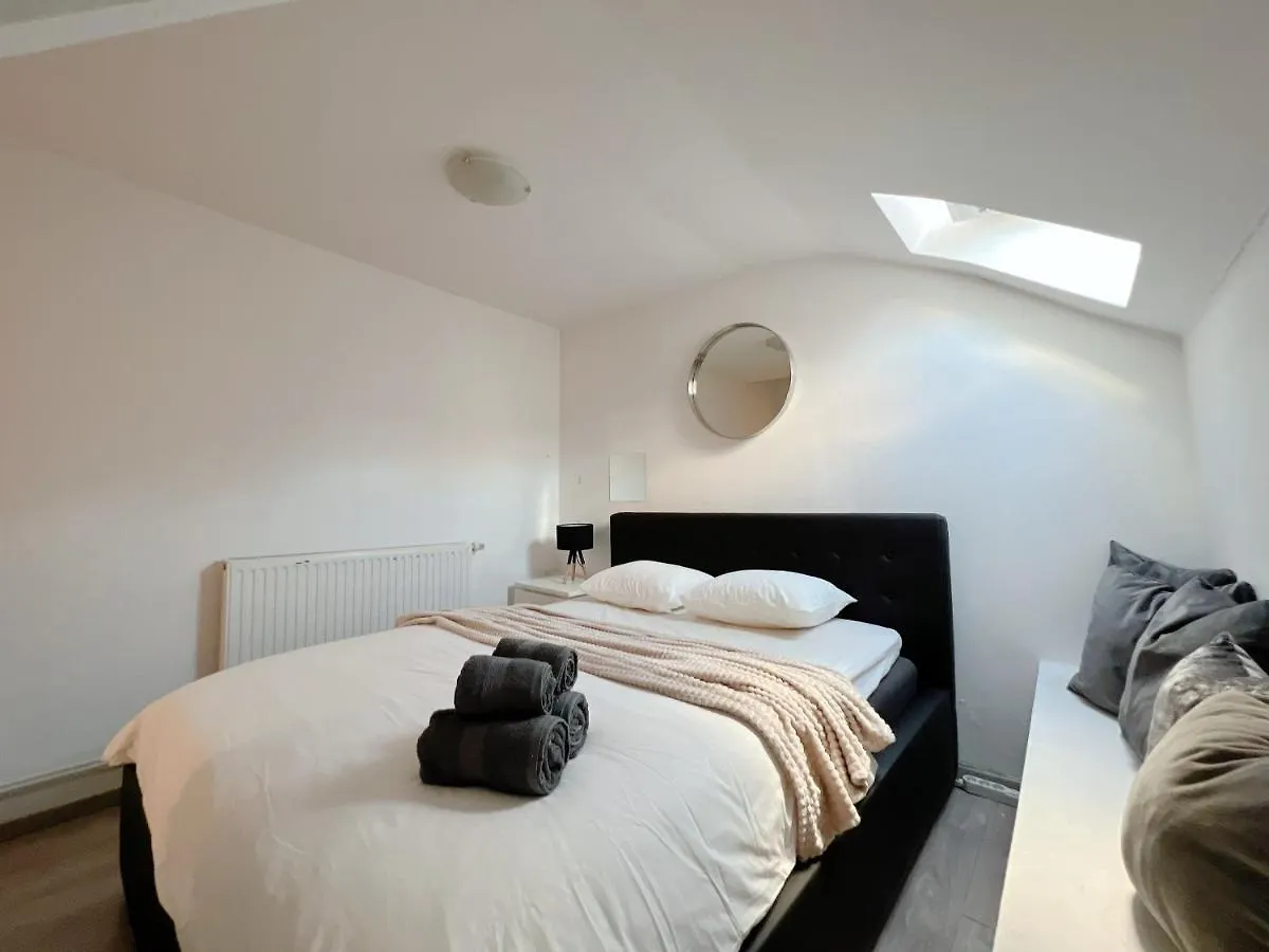 Apartment Duplex Penthouse With Sauna & Jacuzzi In The Centre Of Budapest